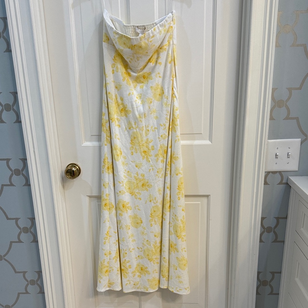 Wayf White and Yellow Floral Hooded Maxi